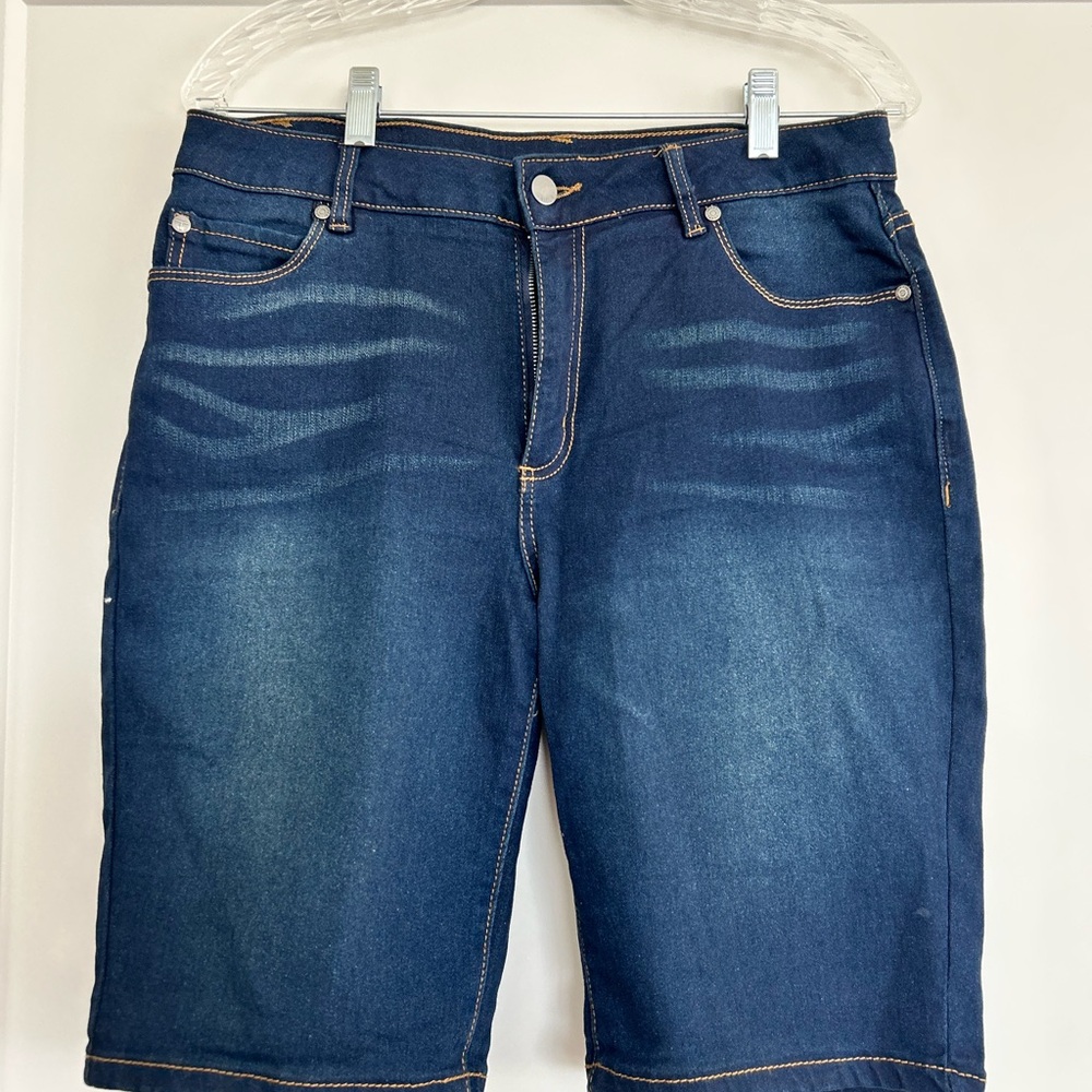 Women’s Tahari Jean Short size 12